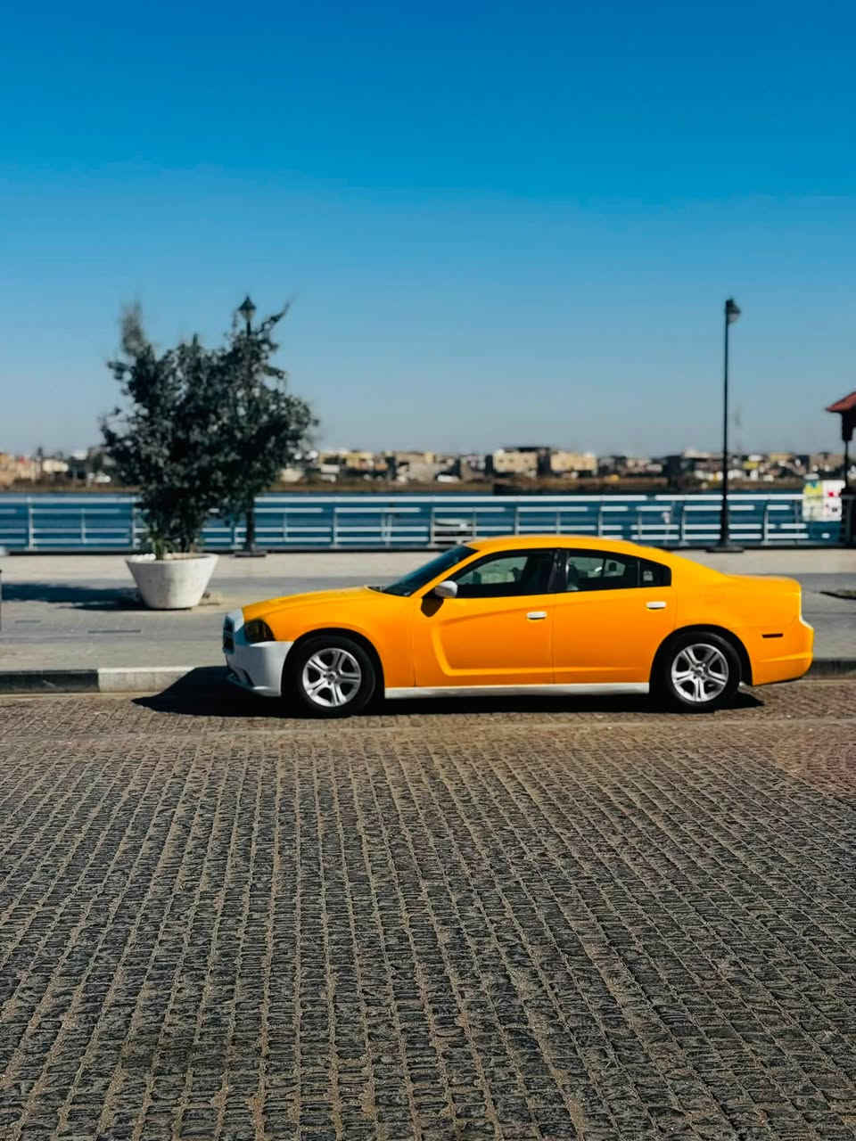 السلام عليكم جارجر موديل 2012 حادثها جاملغ وبنيد تبدل الجاملغ ولبنيد نفسه سياره جاهزه للئخير عربانه مال حديث يعني نعومه فول مكينه كير مشروطات طخم تاير حداديه تبريد كله جديد رقم انبار مشروع وطني راعيها يمنه بل ناصريه مصفره هيئه وغرمات مكانها ناصريه سوق الشيوخ للستفسار ***********
