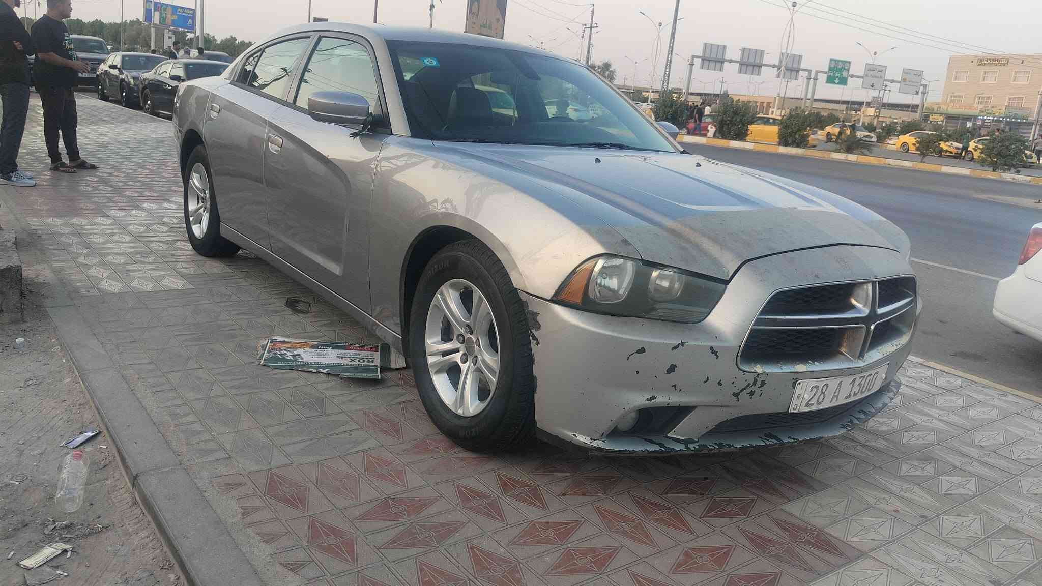 السلام عليكم جارجر للبيع السياره 2011 حادثه بنيد وچاملغ مسستمه السياره 3600 كير مكينه حداديه السعر 115 وبيهه مجال الرقم ***********

