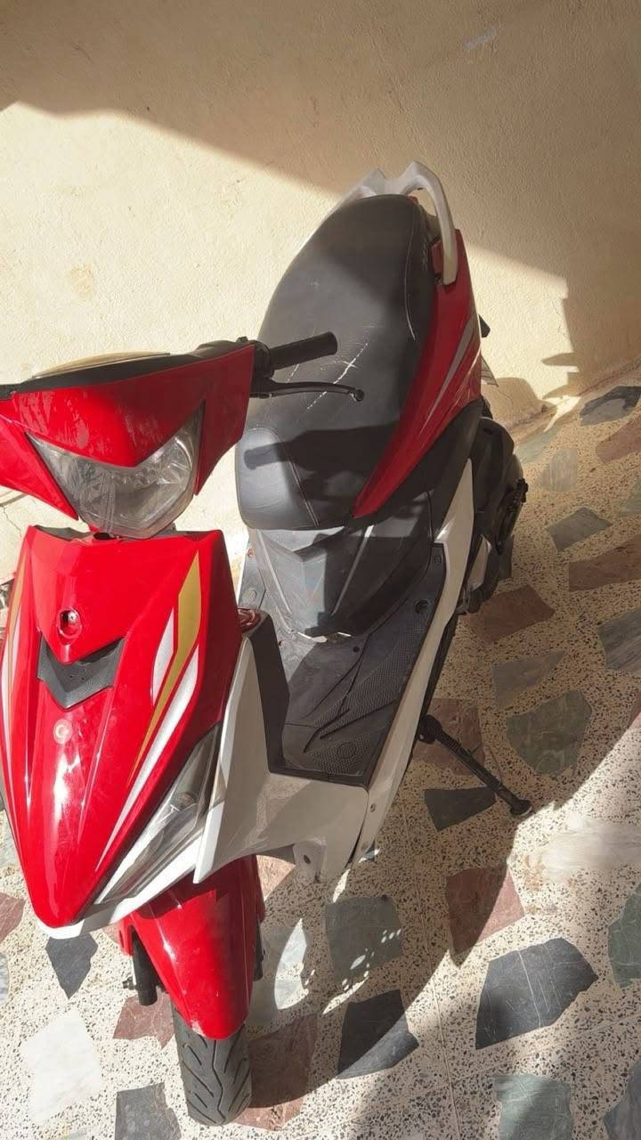 دراجة ماكس ٢١ للبيع مابي عيب السعر ٥٥٠ رقم موبايل ***********
