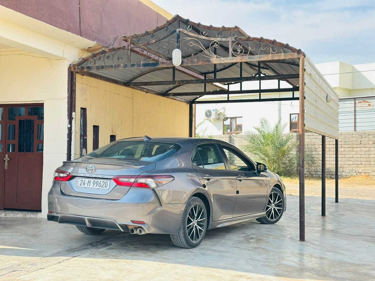 كامري SE • ٢٠٢٢ • بدون صبغ