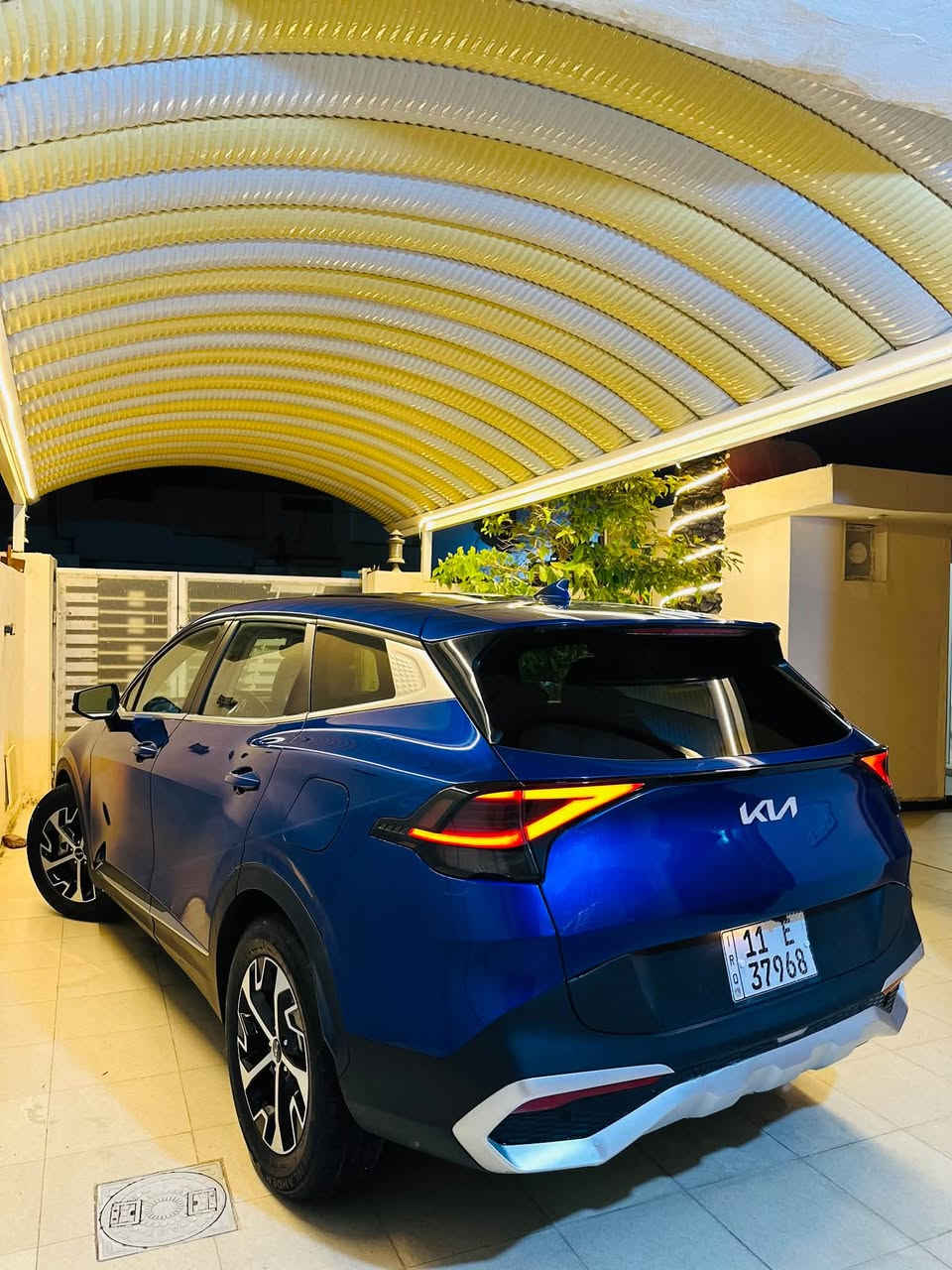 Kia Sportage 2023
-------------------------------------

#السعر : 173$ وبيه مجال 

#رقم الهاتف : ***********

#رقم السيارة : بغداد  

#مكان السيارة : واسط/العزيزية 

-------------------------------------

سلام عليكم 

للبيع  او المراوس 

كيا سبورتج موديل 2023 وارد امريكي حادثه باب خلفي مبدل نفس لون وخشم جاملغ لامامي صبغ بدون دواخل شواصي ولغود مكفولة ماشية 38 الف ميل محرك 2500 بدون توربو  سيارة داخل جلد كشن سايق كهربائي مقاعد تدفئة قيادة ذاتية رادار امامي نقاط عمياء انظمة قيادة حساسات خلفية كاميرا نزول منحدرات اوتو هولد + اوتو ستارت سايد بريك كهرباء مانع انزلاق منافذ شحن شاشة متصل تدعم الكاربلي واندرويد اوتو شحن وايرليس سيارة نضيفة محرك وكير مكفولات بدون فتح وتبديل 

 

-------------------------------------
