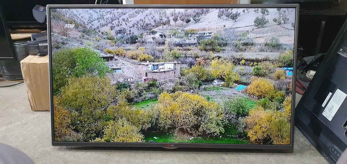 تەلەڤیزۆنی LG قەبارە 42 سمارت نیە مۆدێل LB_2015
نرخی 110000 خاوێنە لە هەولێرە لۆ داواکردن پەیوەندی
بکەن بە واتساپ و ڤایبەر *********** أربيل, العراق

نص مكتوب في الصور:
- OLAM
- NEW