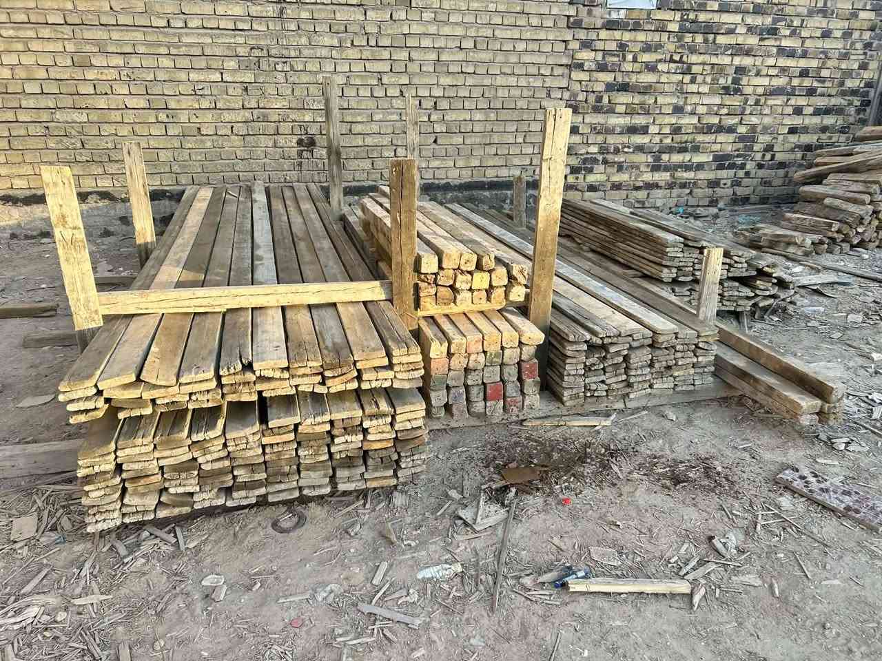 السلام عليكم قالب خشب للبيع العدد 4مكاعب بسعر مناسب المكان حله شراي اتصل  ***********
