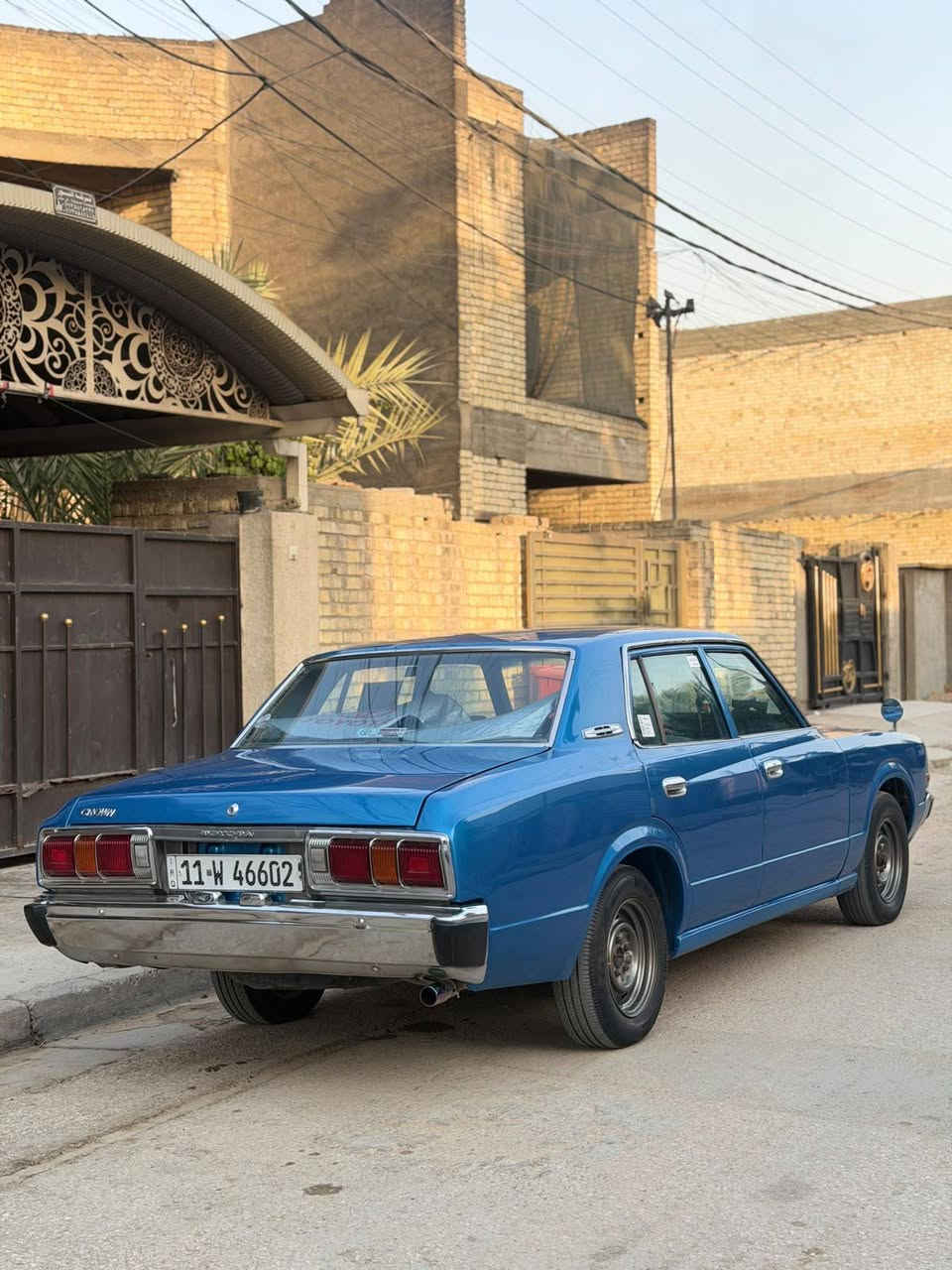 كراون 1976 سياره شوفت عينك جديده بمعنى الكلمه💯
              (للبيع او للمراوس )💯💯💯💯
مكينه 4سلندر بلاد كير عادي تبريد ثلج سياره جاهزه
كلها على وضع الشركه رقم بغداد ب أسمي 
السعر 100$ يعني شده قفل قفل قفل 🛟🚨
مكاني بغداد الدوره أو البياع ورقمي ***********
