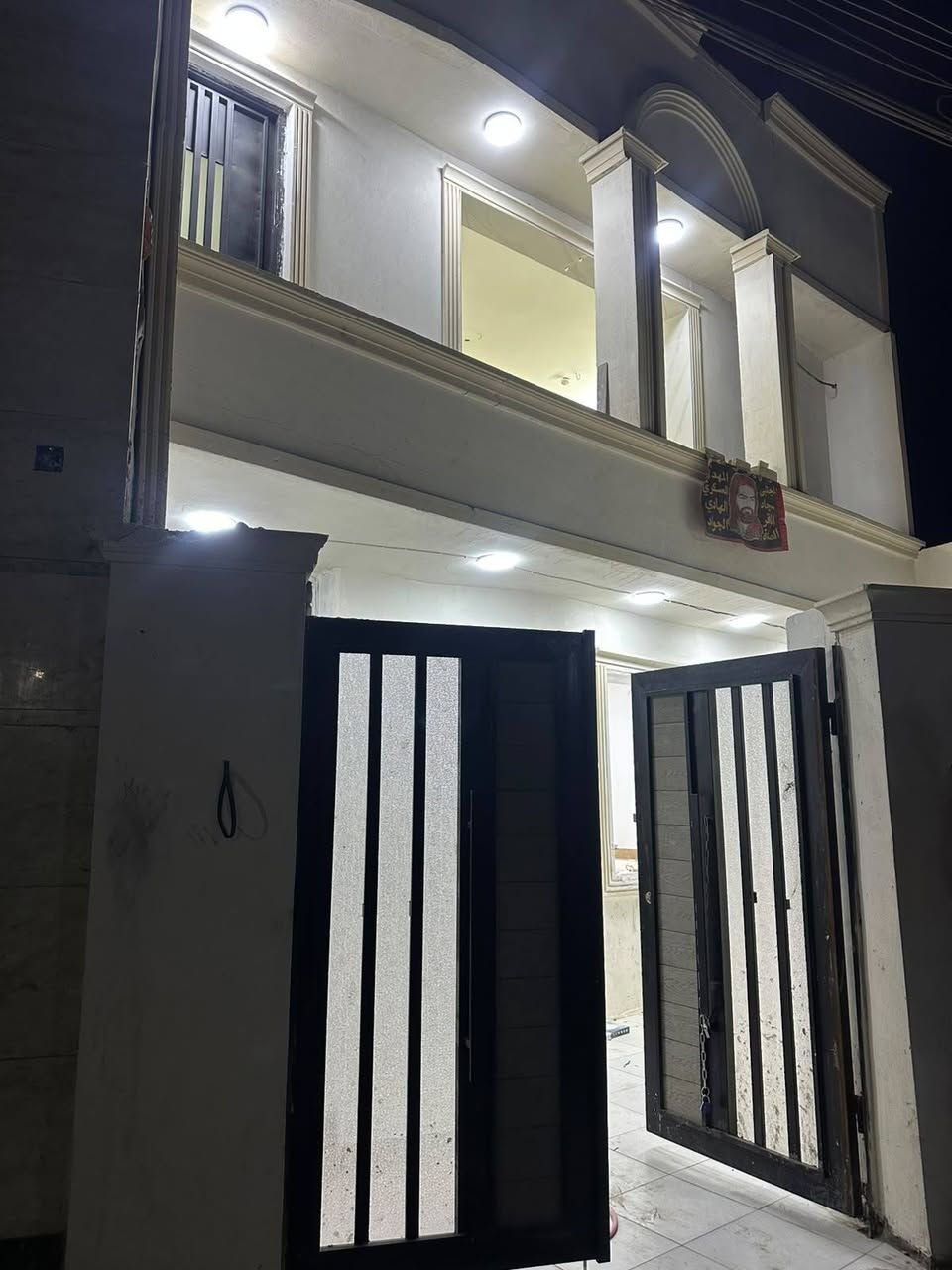 للبيع بيت 🏡 طابو صرف فى #الشرطه_الخامسه قرب الشارع العام مقابل سوق رضا #مساحته١٠٠م واجهه ثمانية يحتوي على #ثلاث_غرف نوم 😴 وصاله ومطبخ وصحيات عدد #اثنين البيت نظيف جدا للإستفسار اتصال 🤙 على #الواتساب على الرقم ***********
#الجميع
