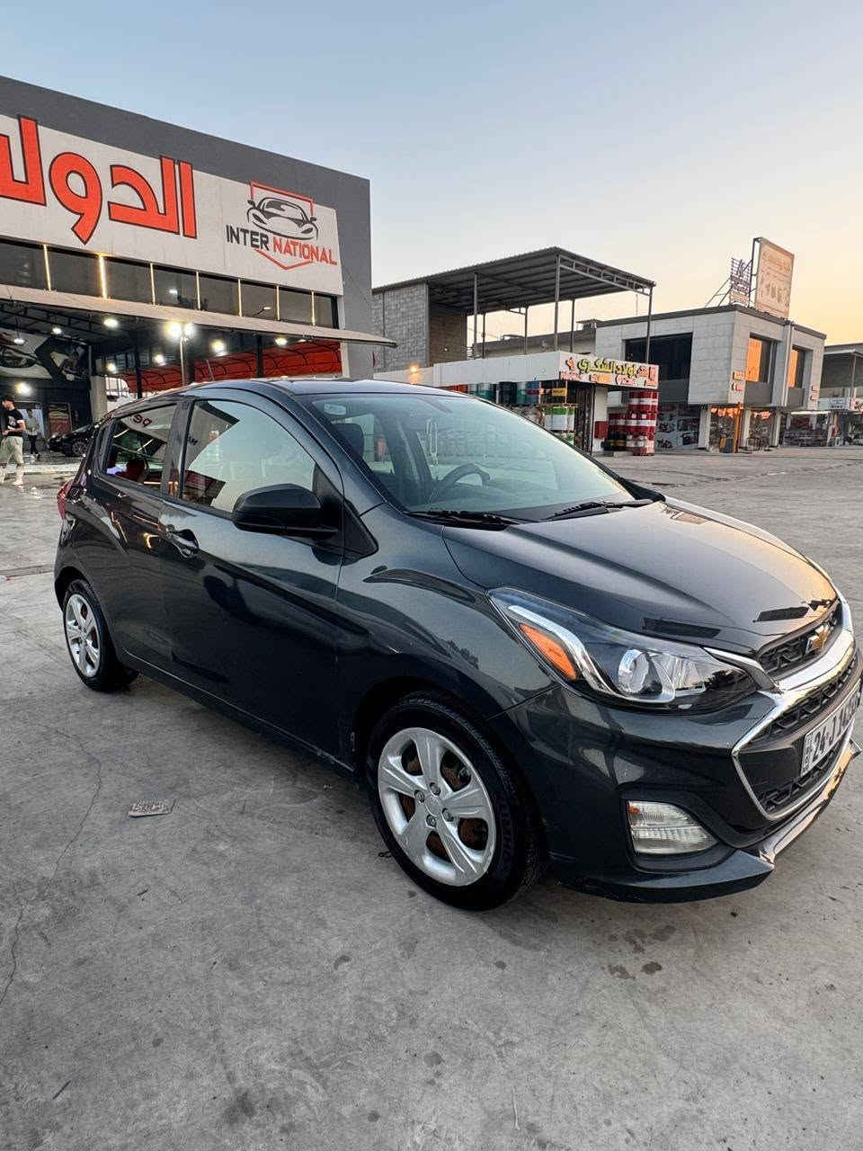 السلام عليكم
🚗 للبيع شفر سبارك موديل 2021

🔹 الحالة: ممتازة
🔹 الموديل: 2021
🔹 المكينة: 4 سلندر
🔹 المسافة المقطوعة: 27,500 سياره ما مشيه تعتبر 
🔹 المكان: الموصل
🔹 السعر: 98 ورقة 💵 وقابل للتفاوض
🔹 السيارة: مال بيت 🏠
🔹 التصرف: دينار متصرف

📌 للعلم: السيارة مثل ما موضح بالسونار، باب النفر مبدل فقط، وما عدا ذلك السيارة بحالة ممتازة.

📞 للتواصل: ***********
