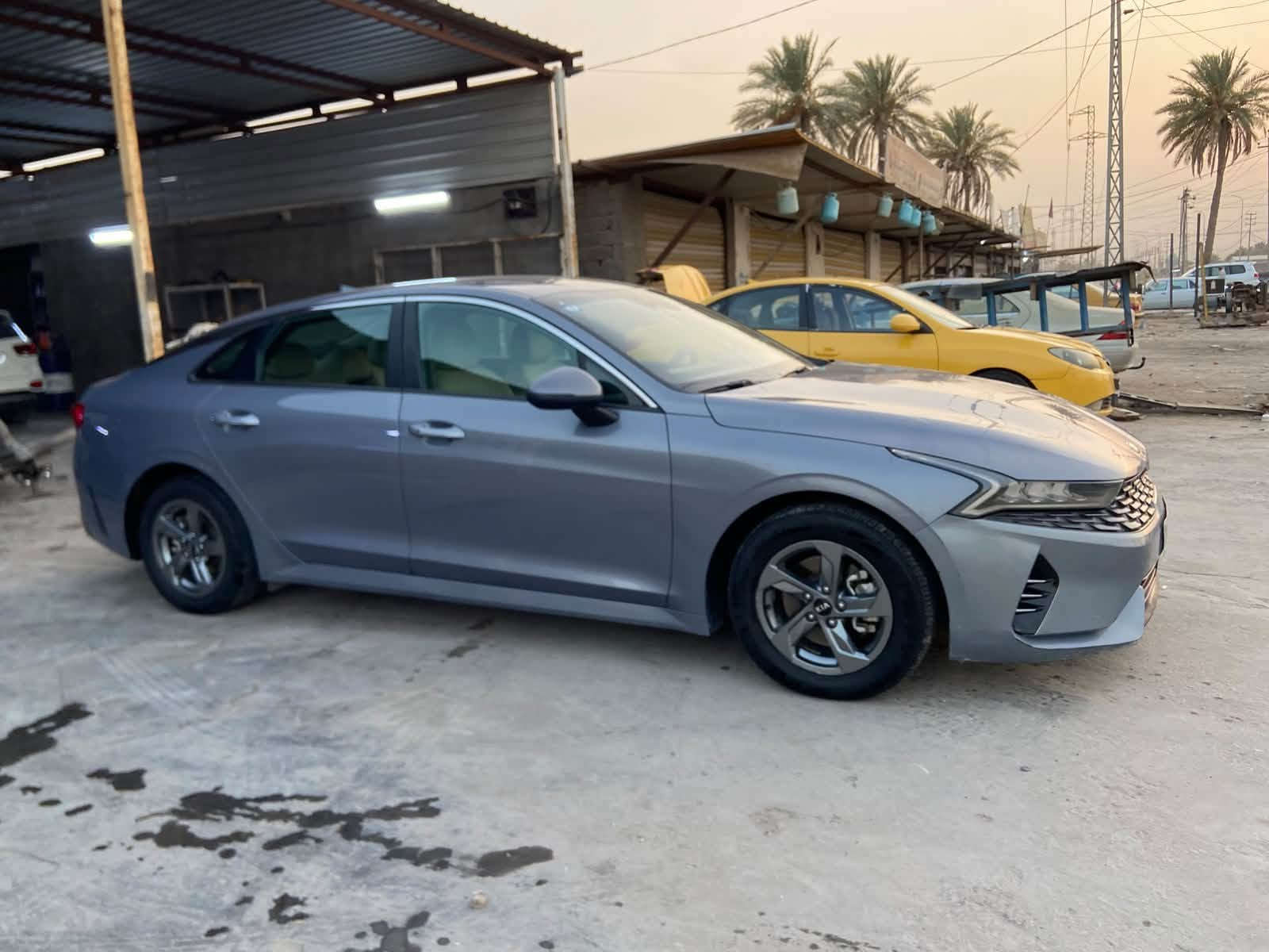 يالله سلام عليكم 
كي فايف k5
رقم بغداد 
ضرر بسيط جداً
بنيد صبغ 
وبارد بل جاملغ خلفي 
بدون دواخل كير محرك 
كفاله 
بسمنه 
جاهزه من كلشي 
للتواصل 

***********
السعر ب 138 وبيها مجال حك الجيه
