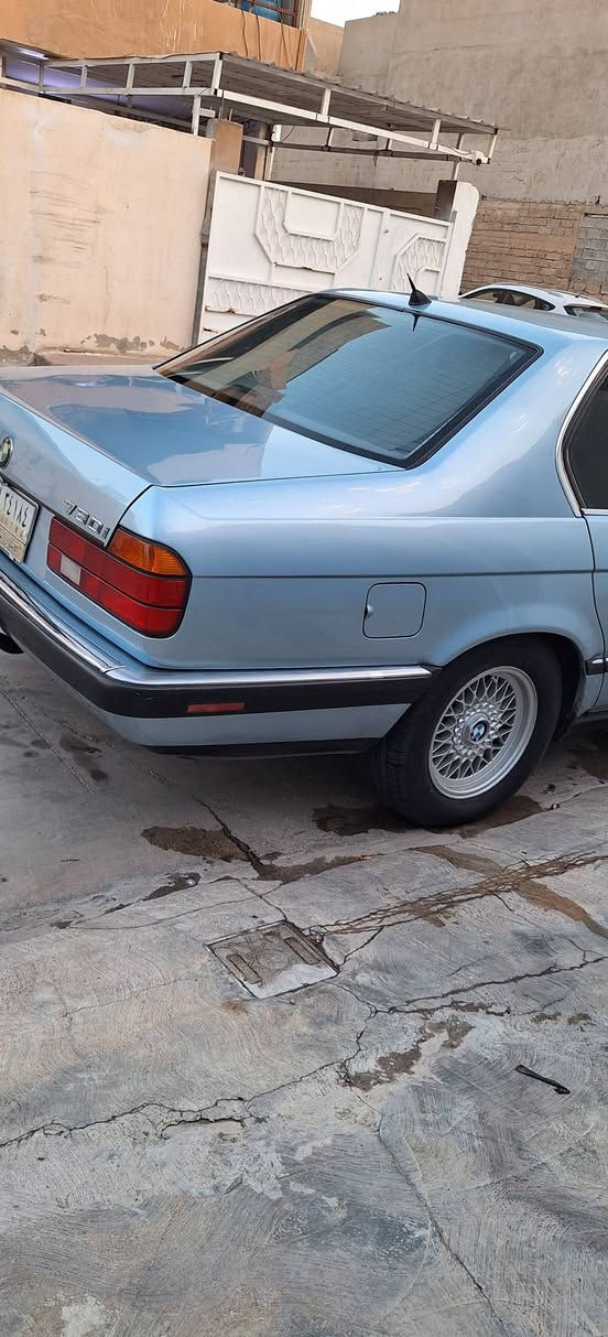 بي ام 730i 
سيارة  واحد عراق،، جاهزه ع شركة  بدون قطرة معجون  بشرط الفحص من دعاميه لدعاميه تبريد تايرات كير محرك بشرط ٨سلندر كبس حجم المكينة ٣٠٠٠ اقتصاديه بصرف البانزين مشروع وطني كبل تحويل  مكاني كركوك 
اقرى المنشور وخابرني السيارة جديدة  
مراوس حسب القناعه السعر ٨٥قفل قفل 
***********
