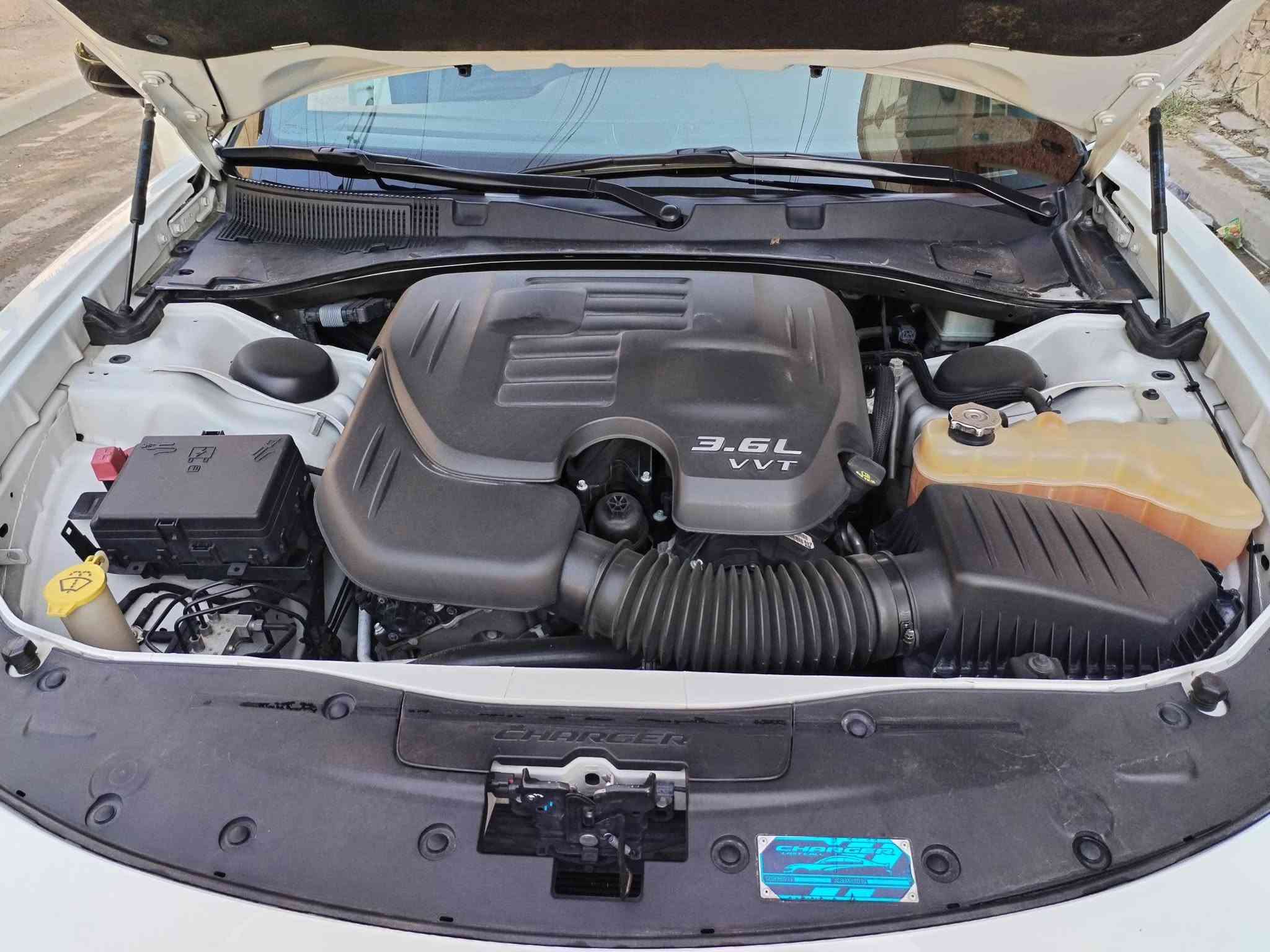 تشارجر SXT • وارد امريكي • خلفي متضرر