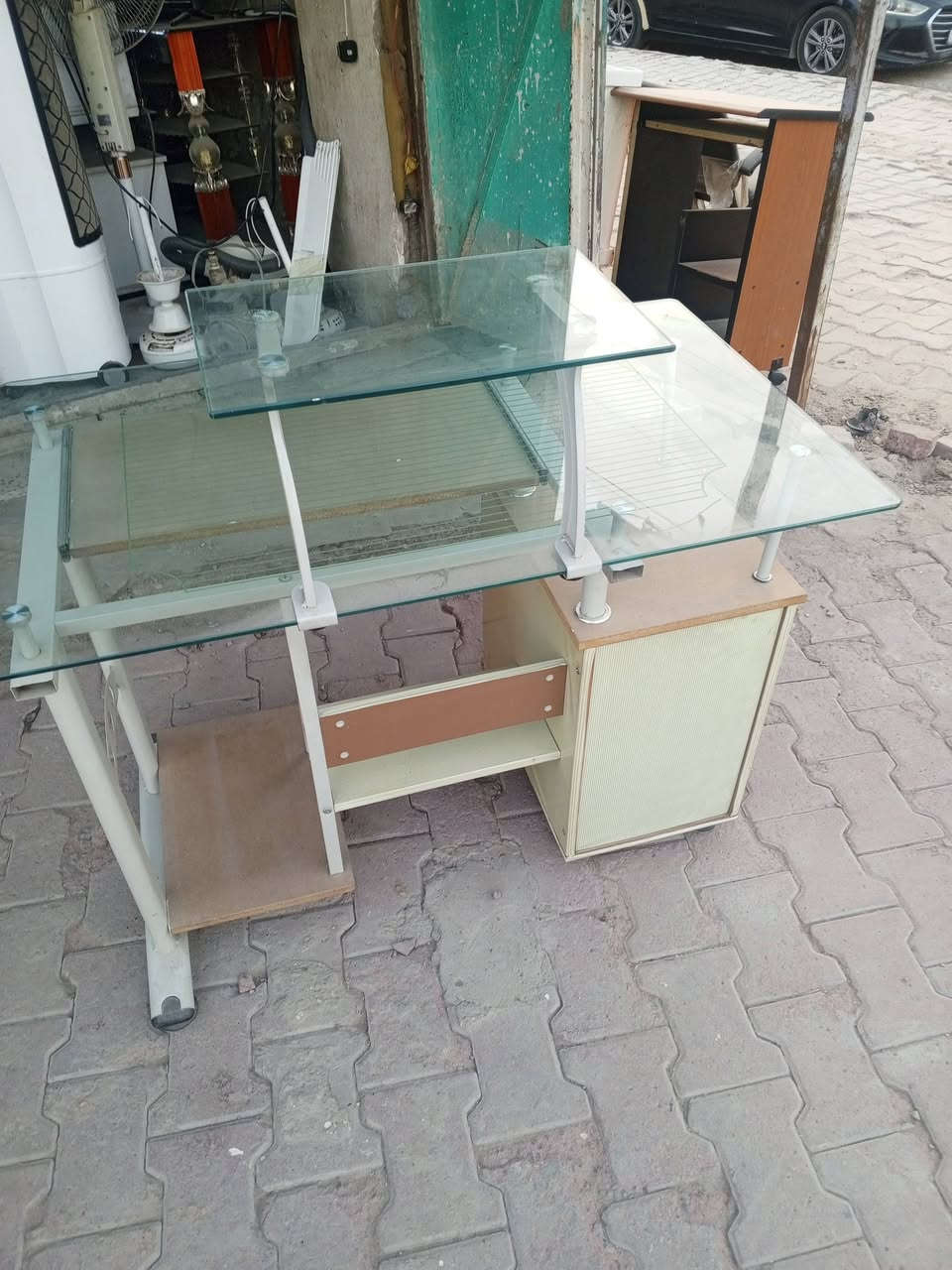 غراض للبيع في ابودشير شارع الضغط 
***********
