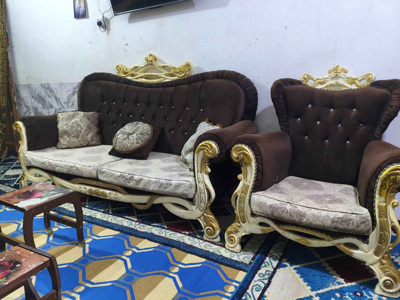 تخم ملكي تركي 10 مقاعد اخو جديد نضيف حيل مابي اي ضرر سعره 425 وبي مجال مكاني كربلاء حي العامل يوجد توصيل بكروه *********** يوجد واتساب
