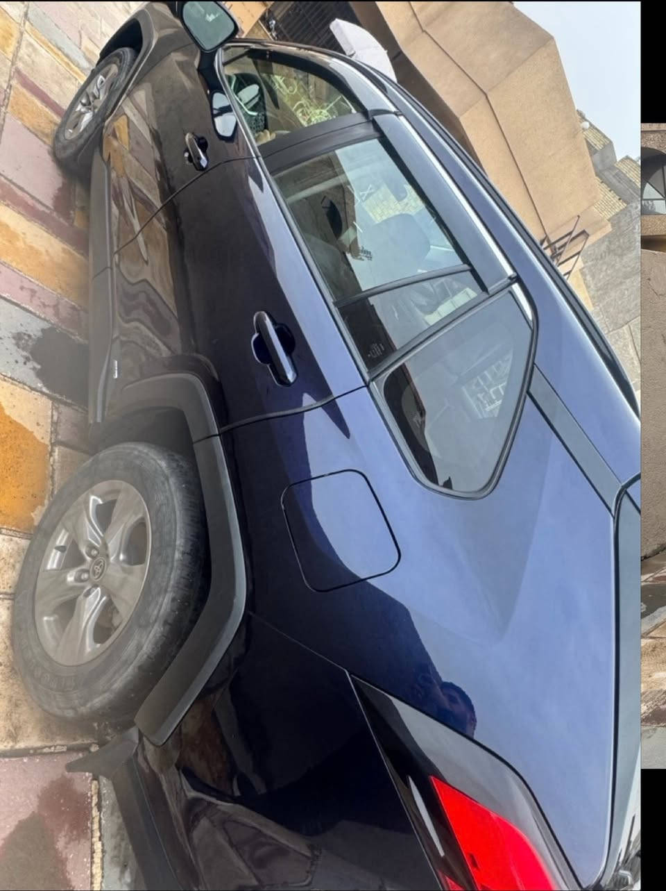 السلام عليكم 
راف فور ٢٠٢٣ xle ياباني اصل اي قطعة صبغ مابية بس الدعامية مبدلة نفس اللون ماشية ٨٩ الف كيلو بانزين كله محسن ودهن لكوي مولي اصلي سيارة كامله اي نقص مابيهة دواخلهة كلهة سليمه لا شاصي ولا لغد وبيهة سونار من المندلاوي مال نفق الشرطه ومعروفة مواصفاتهة سلايد تحكم ستيرن تدفئة كشنات 
كشن السايق كهرباء صندوق كهرباء تدفئة ستيرن ٣ وضعيات قيادة بالاضافة الى جبلي والسيارة هايبرد رقم بغداد مقاعد قماش مكاني حي الاعلام ***********

