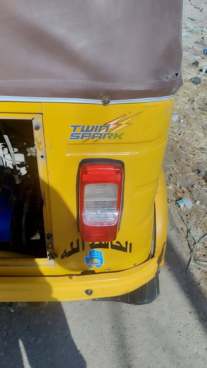 سلام عليكم تكتك لبيع موديل 19شهر ل12 تكتك نضيفه وحلوه ويردلهه ترتيبات بسيطه خياس جوه تاير لامامي يرادله تعمير ولباقي شوفت عينك ومحل خير من الله صوت اخرس مكاني بغداد جسر ديالى الجديد (الكرغوليه ) السعر 5250 بيها مجال رقمي ***********اتصال فقط
