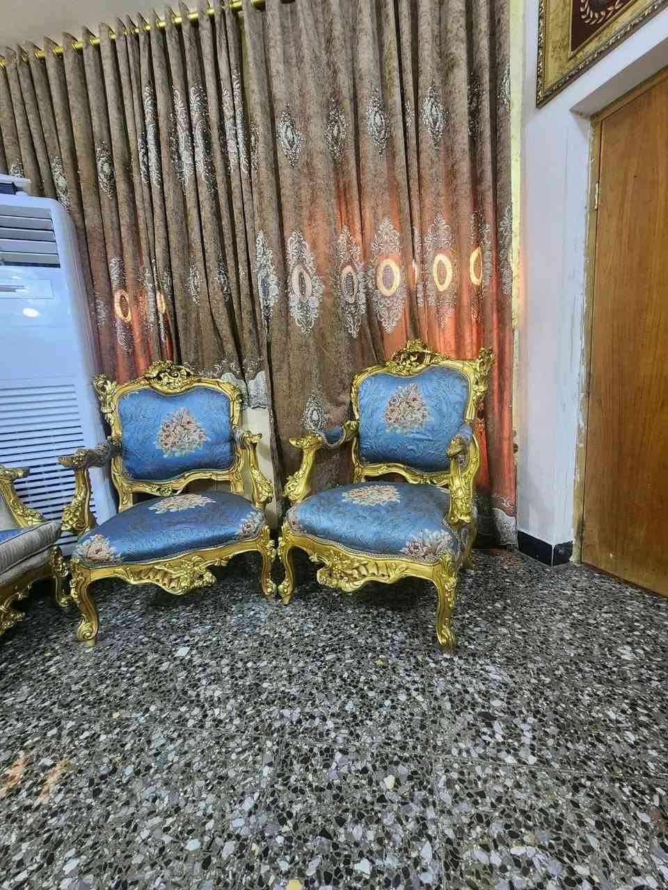 طقم ١٠ مقاعد • زان دمياطي • مطعم بورق ذهب
