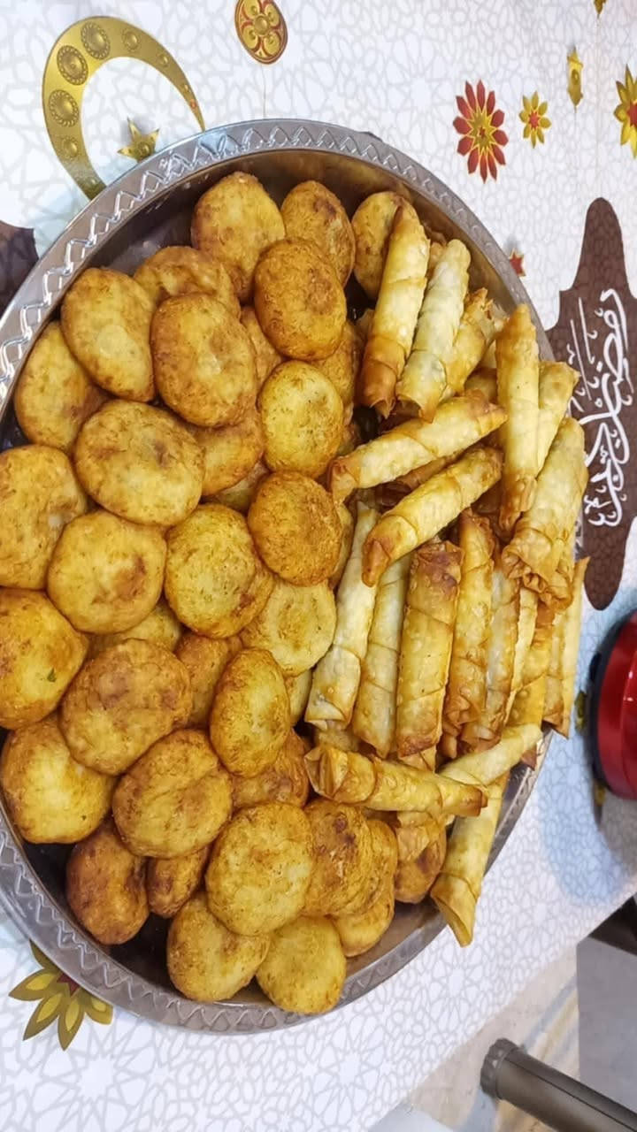 سلام عليكم عيني 
شتغل حسب طلب الزبون ولي تحب تحجز راسلو صفحه او واتساب ***********
برياني جدر لوسط 15ولكبير 25
جدر دولمه الكبير 25ولوسط 15
جدر مقلوبه جدر لوسط 15ولكبير 25
نواع الكبب 40قطعه ب 20الف 
كيك جاي القالب 9وكليجه 10جوز وتمر وحلقوم 
مني بيزه 500القطعه 
طرشي محشه 5الكيلو 
طرشانه جدر لوسط 15
كباب عروك الكيلو 12الف 
بيزه الكبير 12الف ولوسط 8
الحجز قبل يوم  عيني 
يوجد خدمة توصيل مناطق بغداد داخل 3وخارج المنطقه 5
