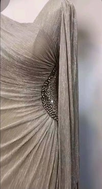 فستان • قياس ٣٨ • مستعملة مرة