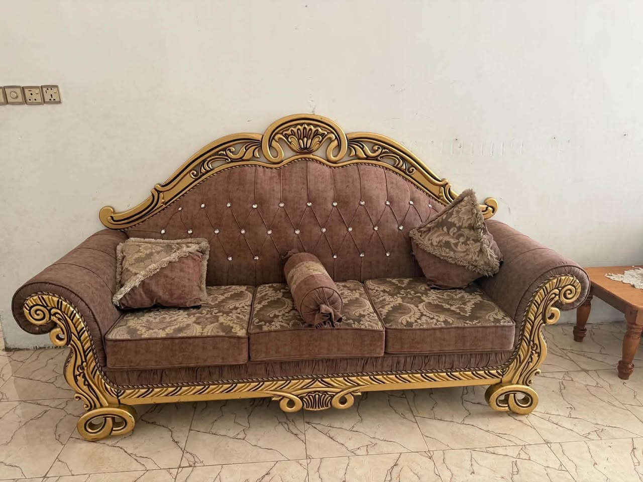 كنب • ١٢مقعد • ١٠مقعد