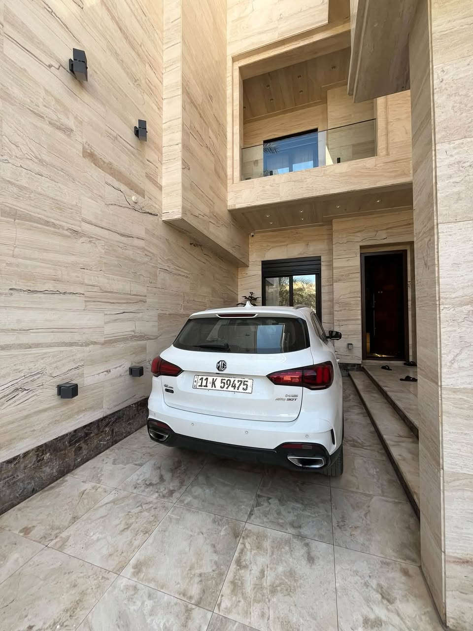 السلام عليكم mg/HS للبيع موديل 2023  فول مواصفات بنوراما تدفئة تبريد والكشنات كذالك حساسات امامية خلفية تثبيت سرعة كامرات  ٣٦٠ درجة كاملة المواصفات 
2000 تيربو  4 سلندر 
السيارة زيرو 9000  ماشية 
السعر ١٨٠ $ 
للاستفسار الاتصال على الرقم او المراسلة 
***********

