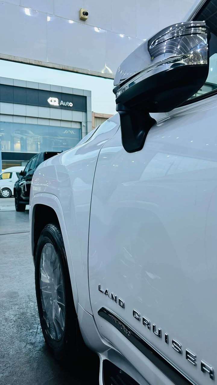 لاندكروز VXR • ٢٠٢٣ • ٢٩٠٠٠ كم