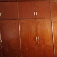 غرفه اخشاب • ميز اضافي • قليل الاستخدام