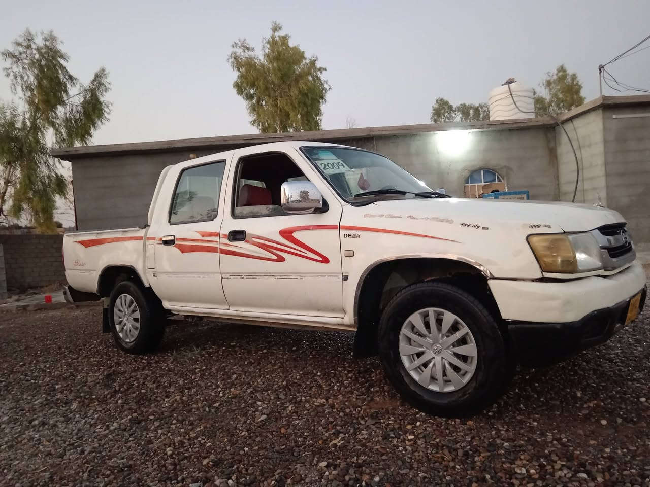 السلام عليكم
دير موديل 2006 للبيع السعر 25 وبيها مجال

منفيس اوراقها اصليه موجوده وياها 

گير محرك اكسل شرط

محرك شرط لا صرف ولا بخار ولا تنقيص

تايرات نص عمر + باتري جديد

صدر جديد صار 3 تيام من شديتو صدر كامل

كهربائيات كلها شغاله

دوشمه جديده غرفتها جديده

مال جناي بيها نقص واحد بولبرن مال اكلچ

انزل احسابو من سعرها وحيالله الشرايه

***********
