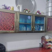 كاونتر للبيع نظيف ثلاث قطع في كاروك كاروك جديد ما مستخدم قليل النهروان...