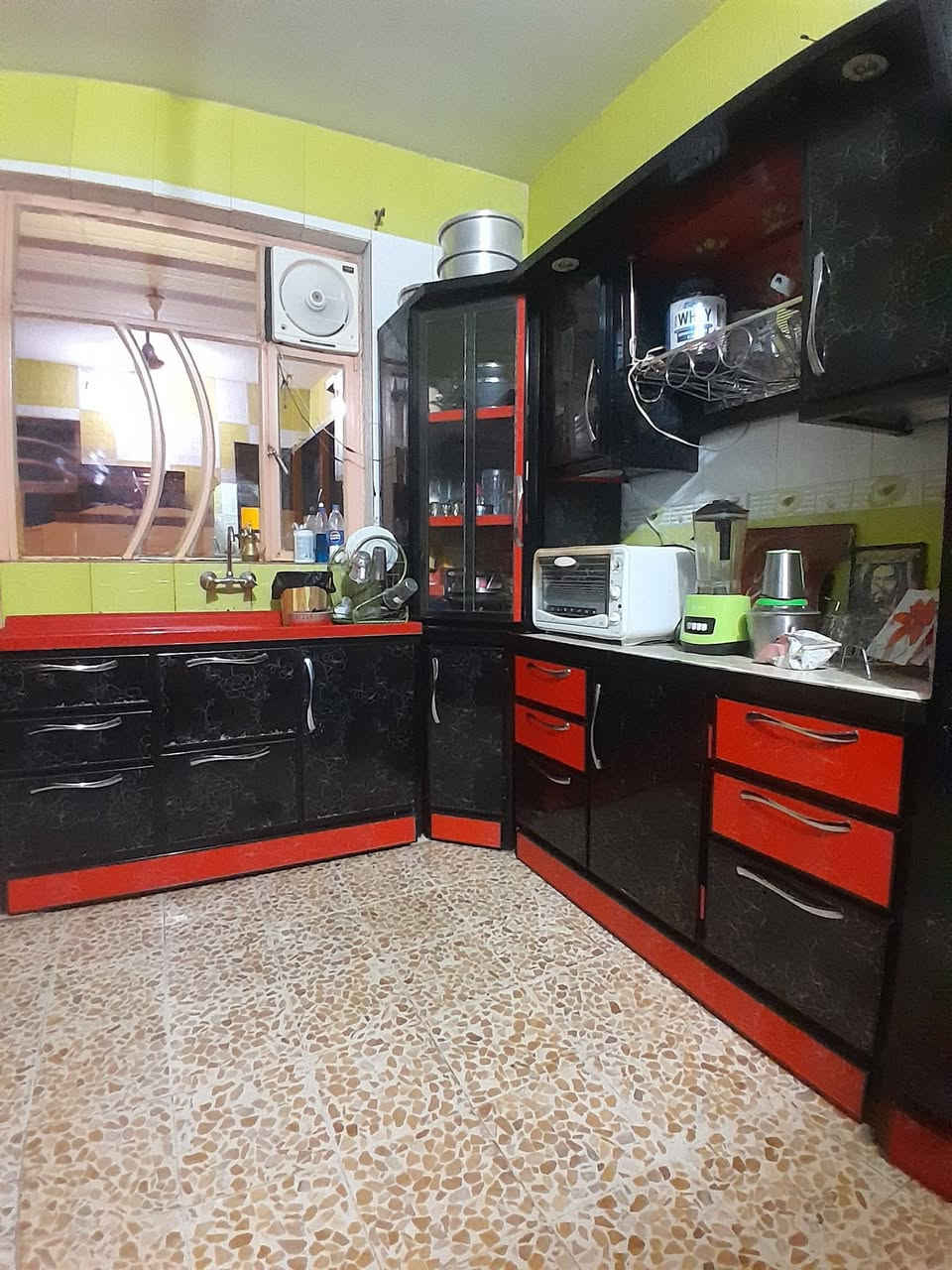 كاونترللبيع نظافه ٩٠ بالمية مثل ماموضح بالفديو سعره ٧٠٠ مكاني الحسينية مال راشدية ***********
