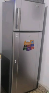ثلاجة للبيع