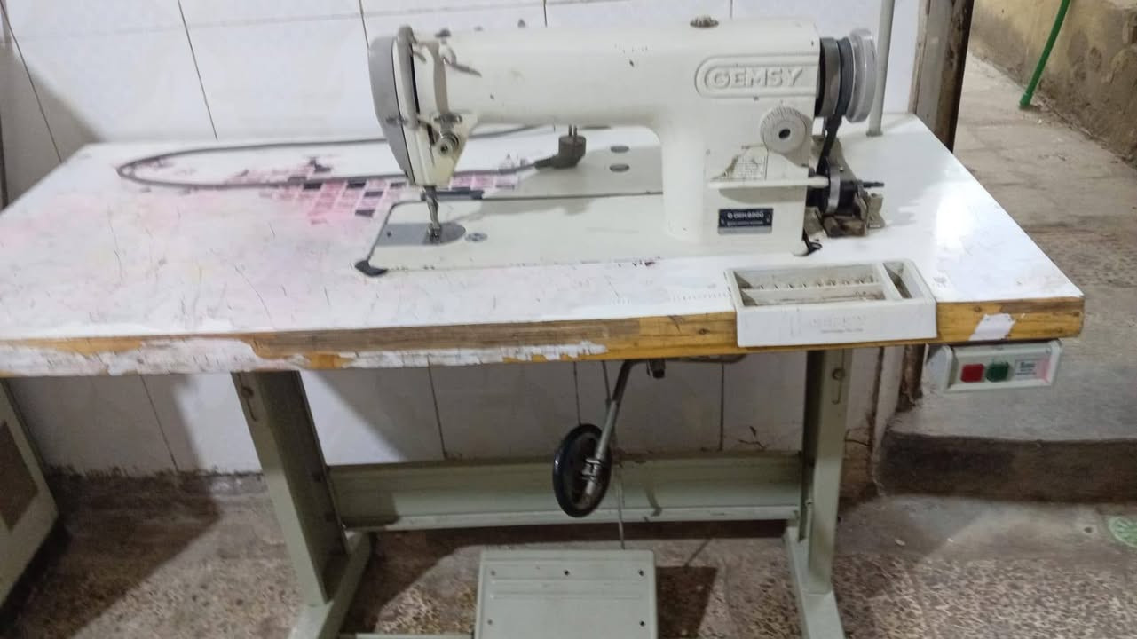 دولكات بلاستك الوحده سعره ٢٠٠٠  والزجاج السوده سعره ١٠ قفل المكينة سعره ٢٠٠ الطبله حجم كبير سعره ٢٥ حي الحر *********** كربلاء, العراق
