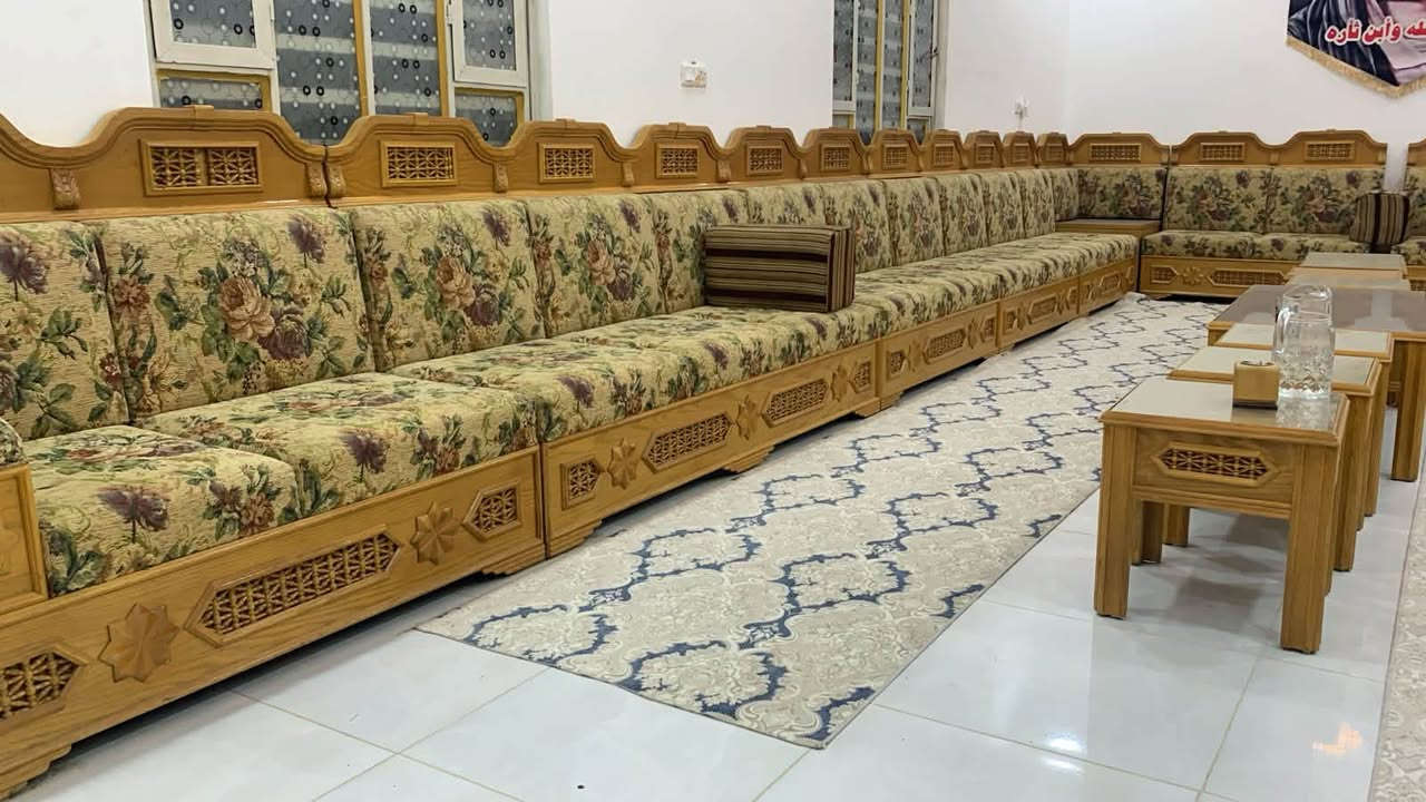 سلام عليكم ديوان شرقيه خشب سنديان تفصال كويتي 
جديد 8طاوله  3زوايه 23 متر عنوان بصره صفوان 
سعر ٢٨٥٠ وبيه مجال بصيط 
*********** / ***********
