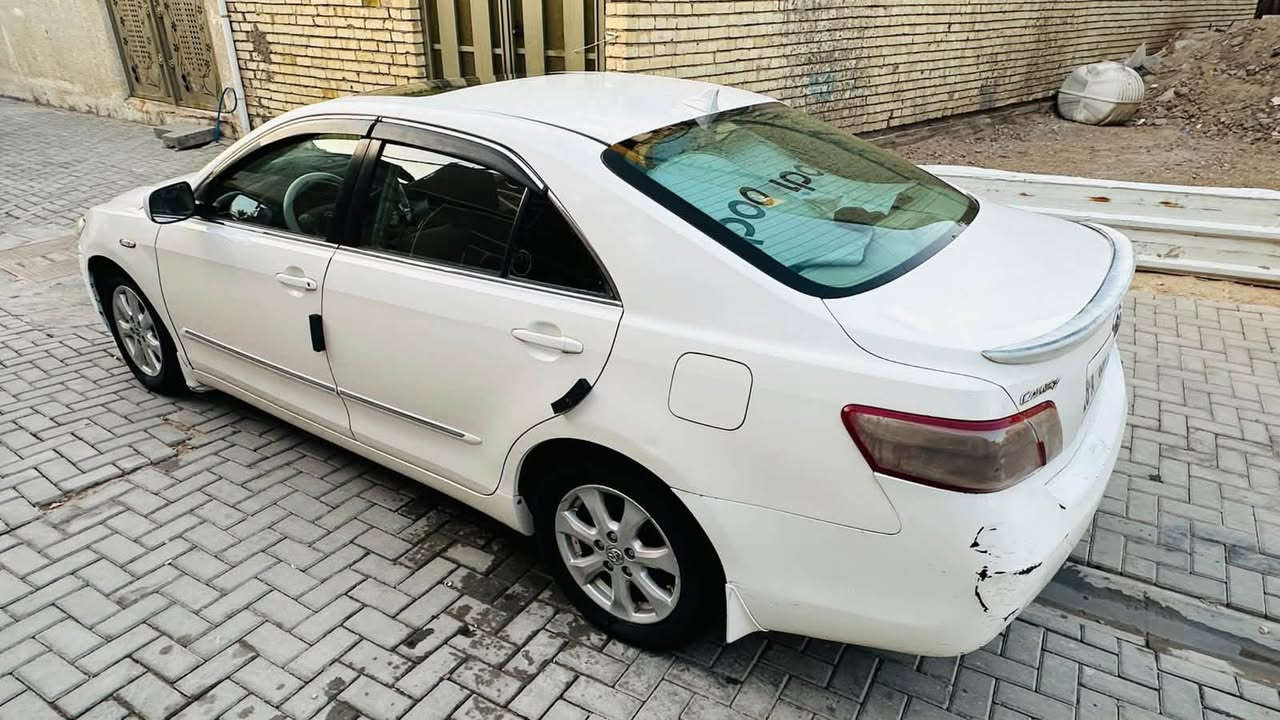 يا الله
99$
كامري 2007 خليجيGLX 
بدون صبغ وبدون ضرر
مواصفات 
مكينة 2400
كير ومكينة مكفول 
شاشة وكامرة 
فتحة سقف 
تحكم بل استيرن 
مثبت سرعة 
صدر امامي خلفي جديد مع دبلات صار شهر تقريباً 
تايرات نضافتها 85‎%‎
تبريد ثلج كمبريسر مبدل  جديد وكالة 
السيارة ماشية 220 الف كم
السيارة محتاجة بوليش فقط 
وصبغ دعاميات 
رقم بابل تحويل ثانيوم بسمي السيارة مكاني بغداد حي اور  او بغداد الجديدة***********
