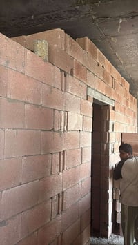 بابل • بلوك أحمر • كادر ٨