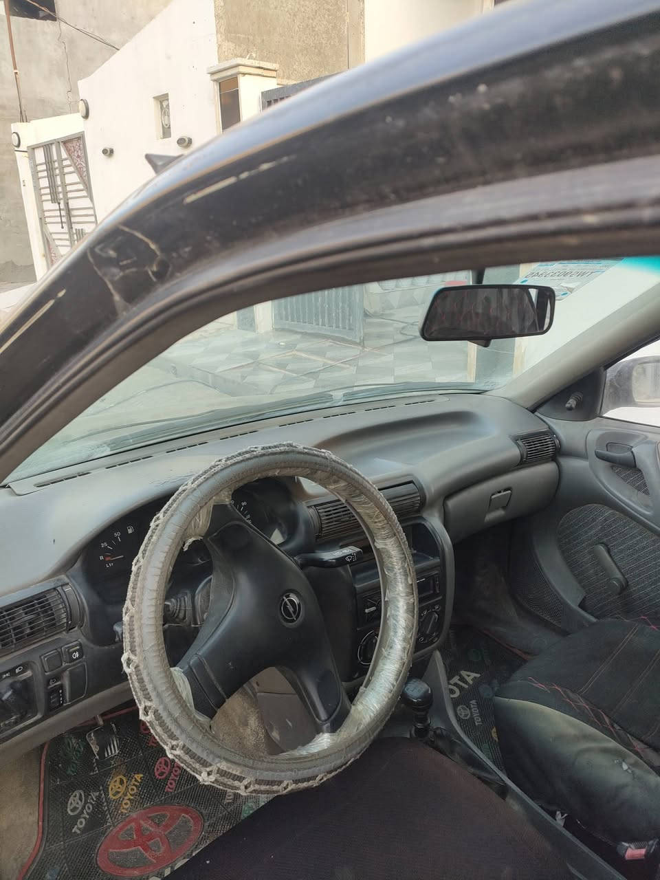 اسلام عليكم سياره استره للبيع موديل 92 حجم 16 بدون صبغ بلادي محرك وكير شرط تايات جديد باتري جديد شرط تحويل رقم الماني نينوى  / *********** مكاني حي الملاين الثانيه  السعر 43 وبي مجال
