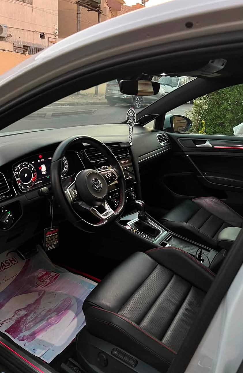 السلام عليكم للبيع 
كولف GTI  2018(وارد خليجي معرض صباح نعمان) ماشية 42 الف كيلو كلها على ايدي 
عليها تزويد وبرمجة stage 2 🚀 وغراض تزويدها cts و xforce 
(Full exhaust system,downpipe,air intake,intercooler)
السيارة لون white silver مميز مغلفة بأفلام الحماية PPF
ومكفولة من الضرر والصبغ  بيها ملاحظة بسيطة اباب السايق  موضحة بالصور وعلى وضعها 
-مواصفاتها جتي اعلى مواصفات بال GTI 
 -سستم سماعات وسبوفر من dynosound
-المقاعد الأمامية تدفئة وكرسي السايق بي خزن ميموري
‏-Autohold,Autostop  
-عدادات ديجتال و شاشة  8 inch   
-كاميرا خلفية قلابة وحساسات امامية خلفية 
-ويل 18 بلادي 
-انارة داخلية  
-بانوراما 
-الانارة الخارجية فل LED 
-تبريد قطعتين
وبعد كومة مواصفات معروفة بالألماني السيارة من النوادر بالنظافة والمواصفات والصرف وعلى ايدي صيانتها ومشيها وحتى تزويدها  مكلفتني ضعف السعر المعروضة بي والسوك كلشي بي 
السعر:20,500$ وبي مجال بسيط 
مكان السيارة بغداد كرادة  رقمي ***********
