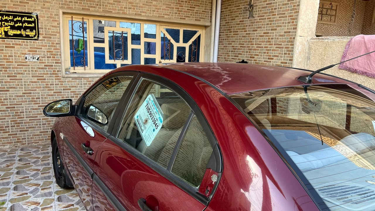 السلام عليكم اكسنت موديل ٢٠٠٩ محرك ١٦٠٠ ينقص دهن تبريد شغال بيها جراد صبغ جاملغ جهة السائق رش فقط سيارة خليجي جام كهرباء  سعر ٧٣    بغداد قرب بسمايه ***********
