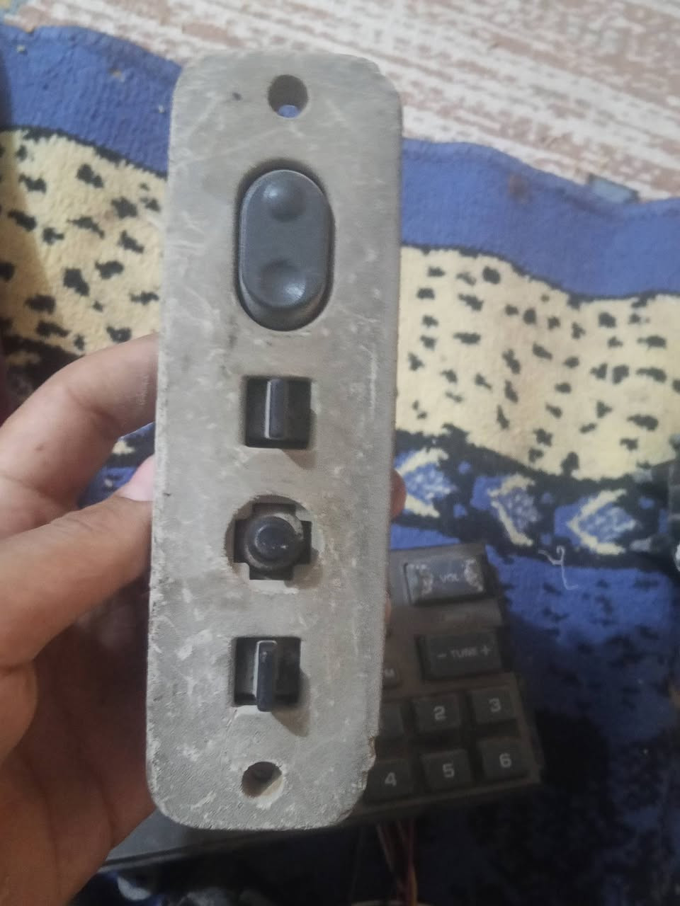 سلام عليكم عندي قطع غيار سيارات الأمريكي من الفينيه وكابرس  وبهبهان مكان ناصريه مركز 
رقم ***********

