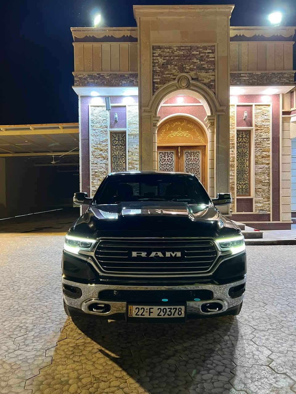رام 1500 • ٢٠٢٣ • V8 ٥.٧