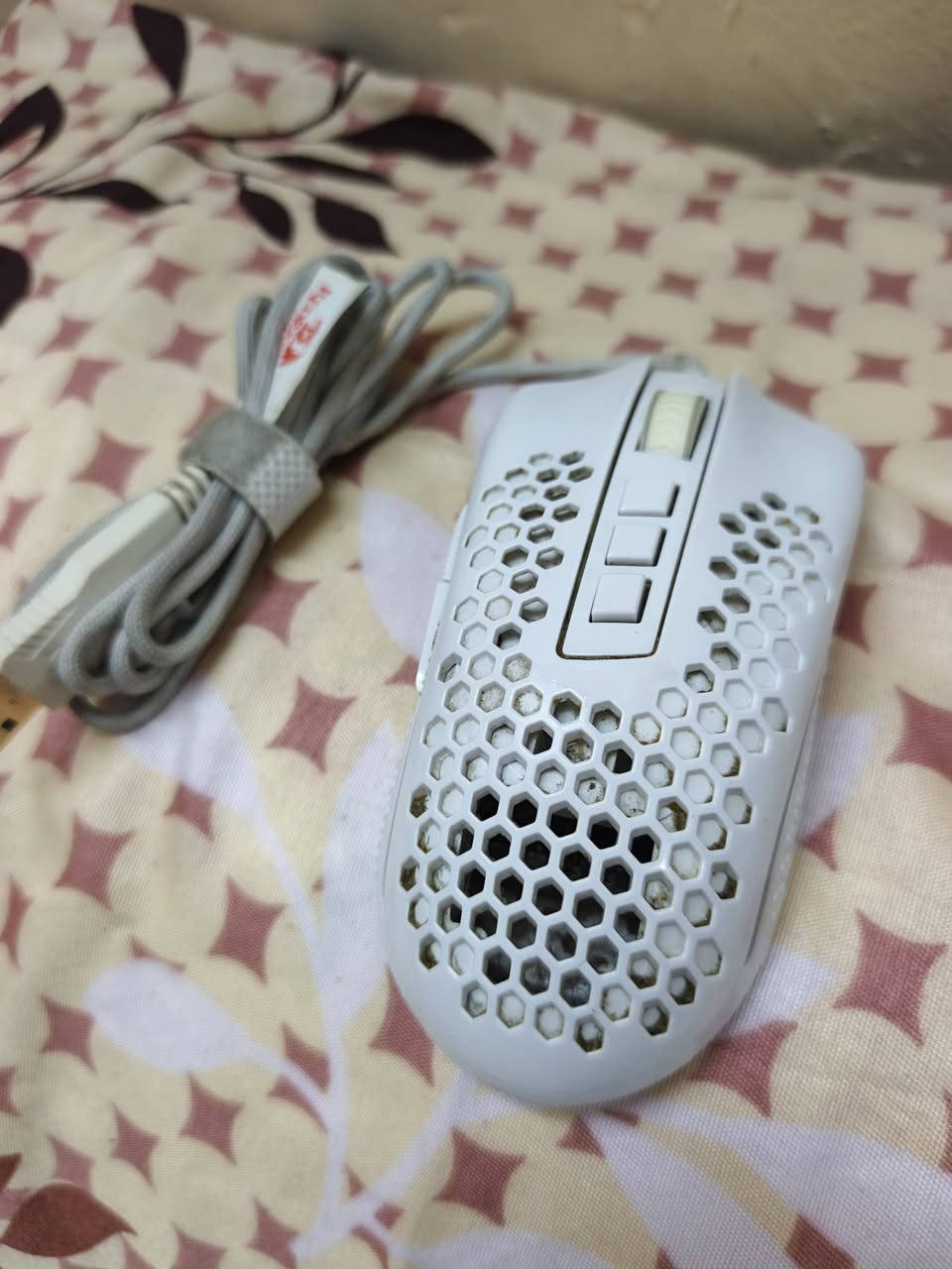 السلام عليكم 
ماوس Redragon Storm M808 Mouse (White)
اخو الجديد مستخدم قليل
السعر 10 الف 
الي يخدمه يراسلني
مكان بغداد الشرطه رايعه 
***********
