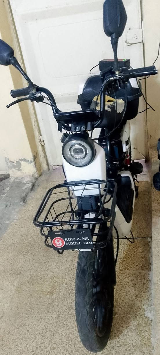 السلام عليكم ورحمه الله وبركاته 
مطور للبيع. شحن نضيف   حجم 20  
بطاريات زينات السعر 225000الف 
الشراي يتواصل معي 
***********
***********
