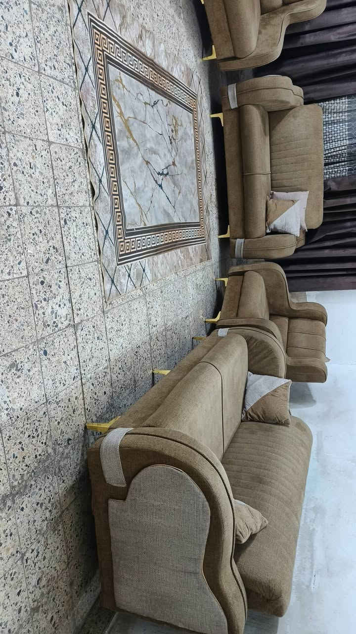 تخم 10 مقاعد اخو جديد اي ضرر مابي نضافه فووول خشب بلوك ثكيل تكمه سعر 270 بي مجال مكان البياع *********** يوجد واتساب
