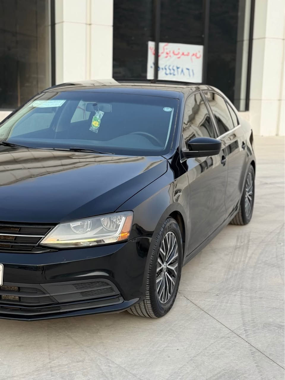 Volkswagen Jetta 2017 S
گئر ئؤتؤماتيك
مەکینەی نەکراوەتەوە
گئر و مەكينةى به شەرت
ماوەی رۆیشتن ٩٩ مایل
دوو پارچەی بۆیاخە بۆنیت و چاملاخ
جەمپەکی خەفیفی پێشی هەیە
یەک پەلەی ساردی هەیە
ئیرباگ سوکان و شان تەقیە دەشبول نەتەقیە
رادێتەر و حەماوەی بە شەرتە
بێ مەسرەفە
نرخ ١٠٣ و مەجالەکی زۆر کەم
ژمارە مۆبایل ***********
تکایە مشتەری تێل بکە جوابی نامە نادرێتەوە سوران, أربيل
