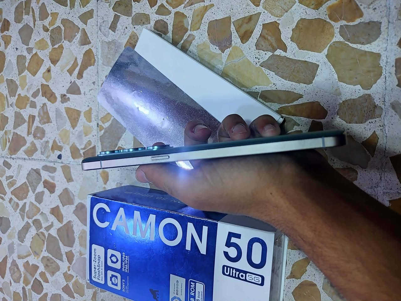 الجهاز تكنو كامون 50 الترا 5Gج
المواصفات موضحه امامك بل صور لحدد يكلي تعال خاص  وبل اخير ميرد

تره تعبت من الي يدخل خاص وبل اخير يكلي باجر اجيك ويطلع كبل 

السعر 130/ مكاني  جانب ايمن 

حي الرساله

   للتواصل  واتساب ***********
