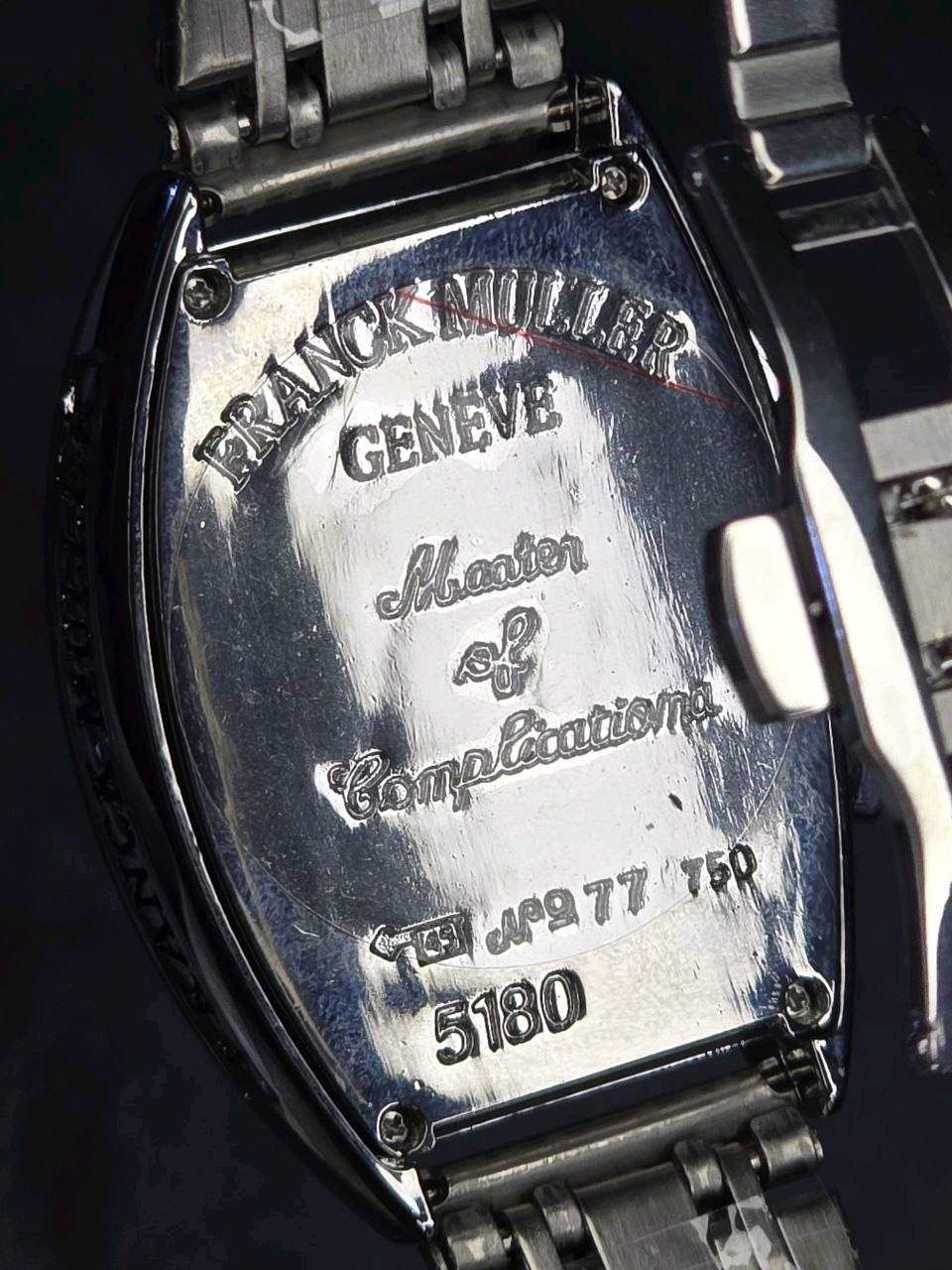 أعرض ساعة Franck Muller أصلية/ستايل فاخر، لونها أزرق مع سوار ستيل، شكلها مرتب وفخم وتناسب الاستخدام اليومي والمناسبات. الساعة مبينة بحالة زينة من الصور، والمينا واضح ويا تفاصيل مميزة، والكلبسات والسوار نظيفين. إذا مهتمين أكدر أرسل صور إضافية أو فيديو للتوضيح.