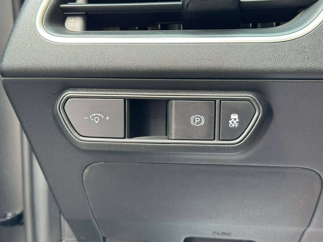🚘🔥 للبيع Kia K4 موديل2025 – وارد أمريكي 🇺🇸
✨   حالة مميزة بدون ايرباك

🔹 النوع:Kia K4
🔹 الموديل: 2025
🔹 الوارد: أمريكي 🇺🇸
🔹 الممشى: 24000   k m
🔹 المحرك: 2.0 لتر – 4 سلندر – تنفس طبيعي دوش
🔹 الحالة: بدون تبديل أي قطعة
🔹 الصبغ: جاملغ الخلفي جهة السائق

💰 السعر: 165$$ورقة فقط 💵

📍 الموقع: بغداد 
📞 للاستفسار والتواصل: ***********
