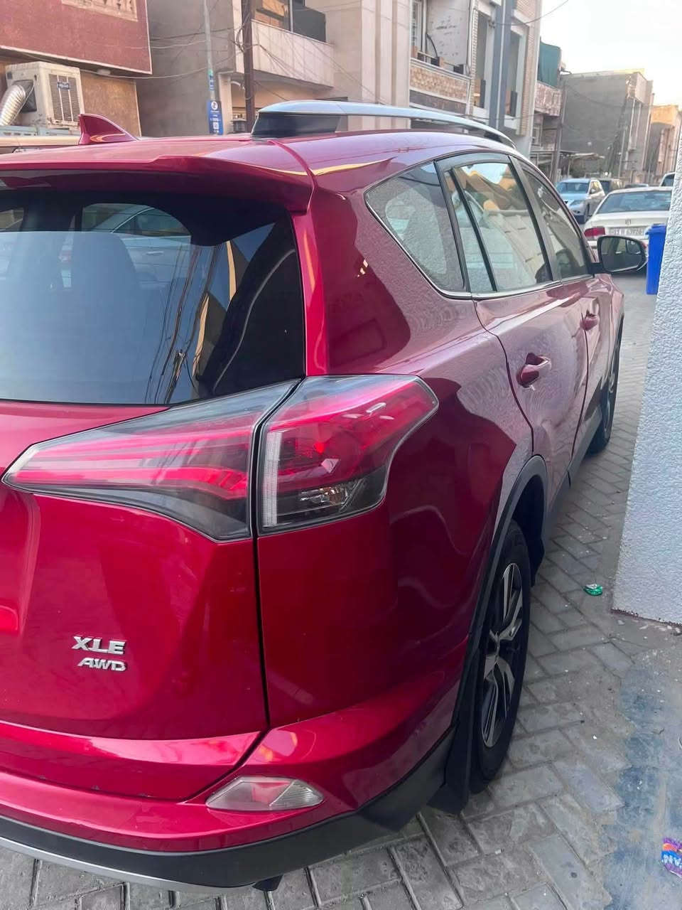 � للبيع تويوتا RAV4 موديل 2017

* الموديل: Toyota RAV4 2017
* اللون / أحمر
* مواصفات xle 
* الممشى: 134,000 كم
* الحادث: كانت حادثة جاملغ وتم تصليحها
* : إيرباك دركة + بردة مبدلات
* رقم اربيل 
مكان سيارة بغداد حي الجامعة
سعر 138 ورقة
***********

نص مكتوب في الصور:
- 2017 فول مواصفات