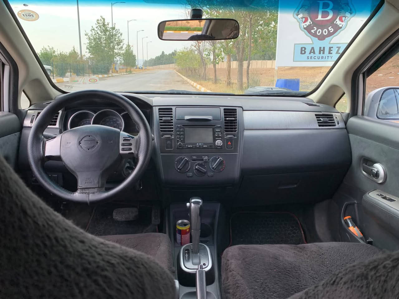 نيسان فيرسا • ٢٠١١ • تواير جديدة