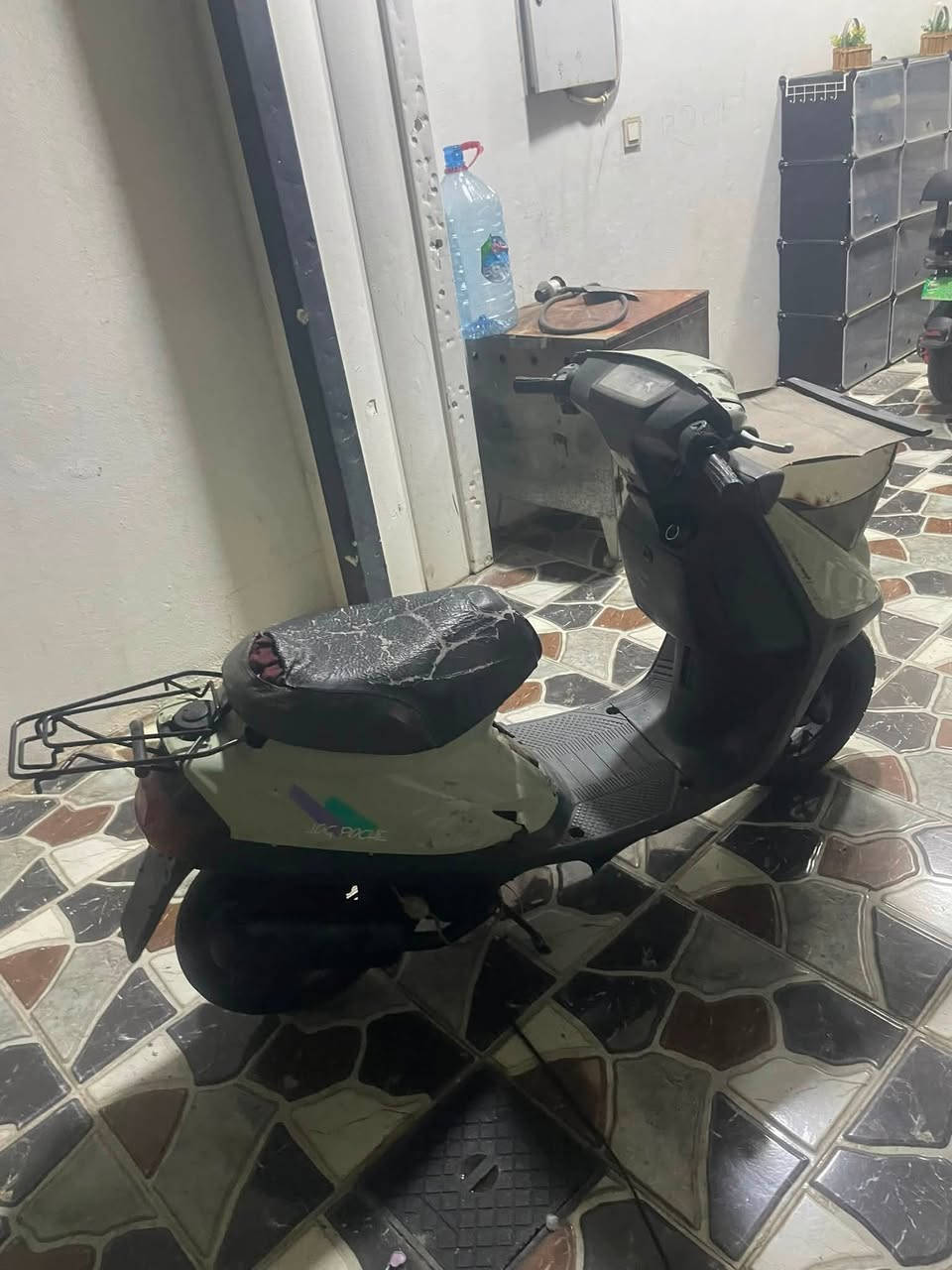 دراجه ياماها بل شرط نكره سلف ناقصها بس بطاريه كابريتر بل شرط هندر واحد نشتغل شاصي بل شرط ***********
