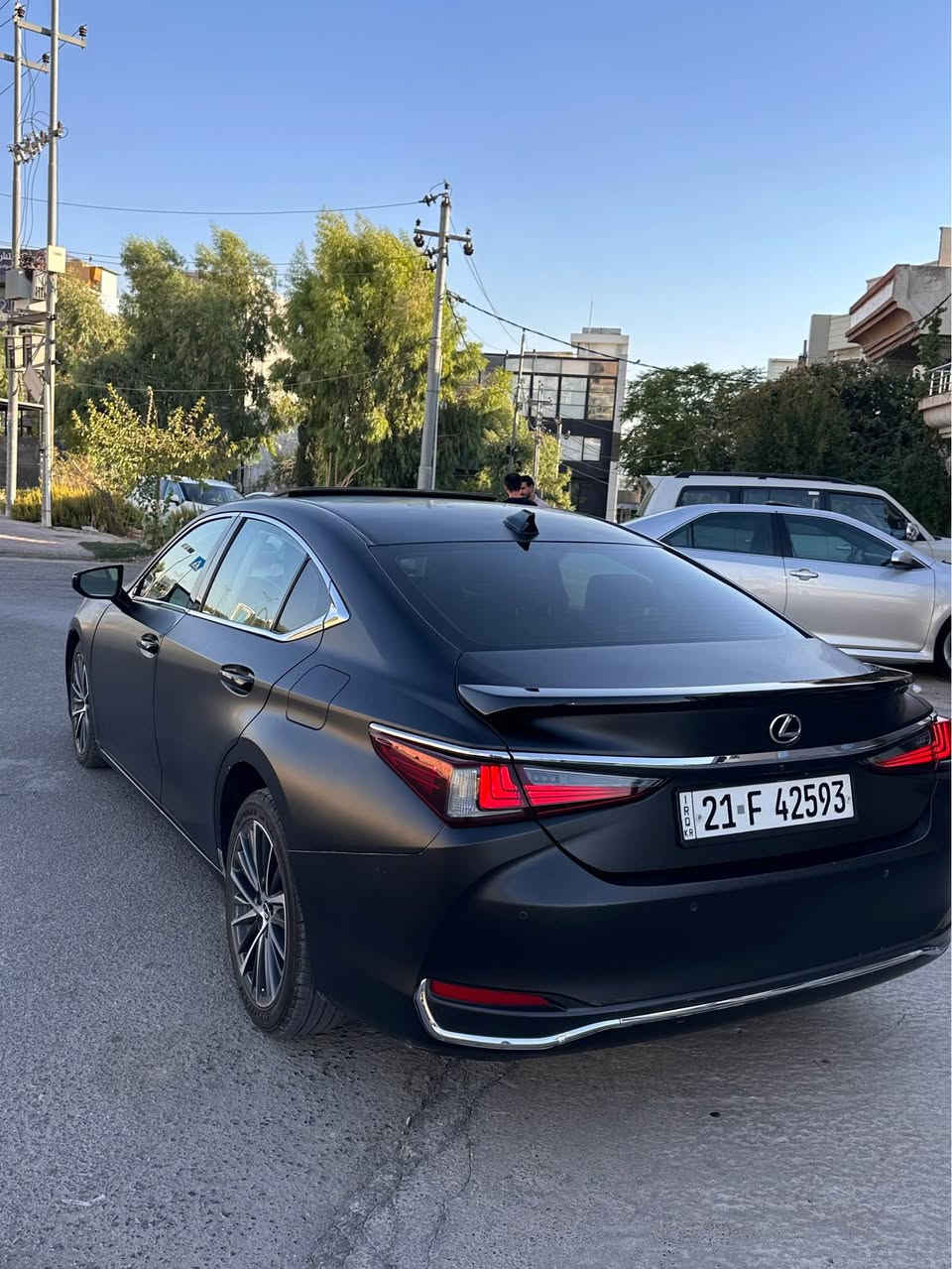 🚘 Lexus ES 300h 2023 | Full Option 🔥

✨ Lexus 300h مودێلی 2023
▪️ حەجمی 300h — Hybrid
▪️ 94,000 KM ڕۆشتووە
▪️ بێ بۆیاخە، تەنها 1–2 پەڵەی ساردی هەیە
▪️ بە تەواوی PPF کراوە لە ڕەها ئۆتۆ
▪️ Full Option و زۆر پاک و پارێزراو

⭐️ مواسەفاتەکان:
• شاشەی گەورە
• حەساس و ڕادار360
• کوشنە سارد و گەرم
• کوشنە Memory
• تەبریدی دوو زۆن
• مەرکەزی سوکان کارەبایی

• و زۆر مواسەفاتی تایبەتی تر…

🔥 سەیارەکە نمونەیە و بۆ کەسێکە کە سەیارەی پاک، فول‌ئۆپشن و بێ مەسرەف دەوێت.

💰 نرخ: 278 گەڵاو
🤝 مەجالی برایانە 
***********
*********** السليمانية, العراق
