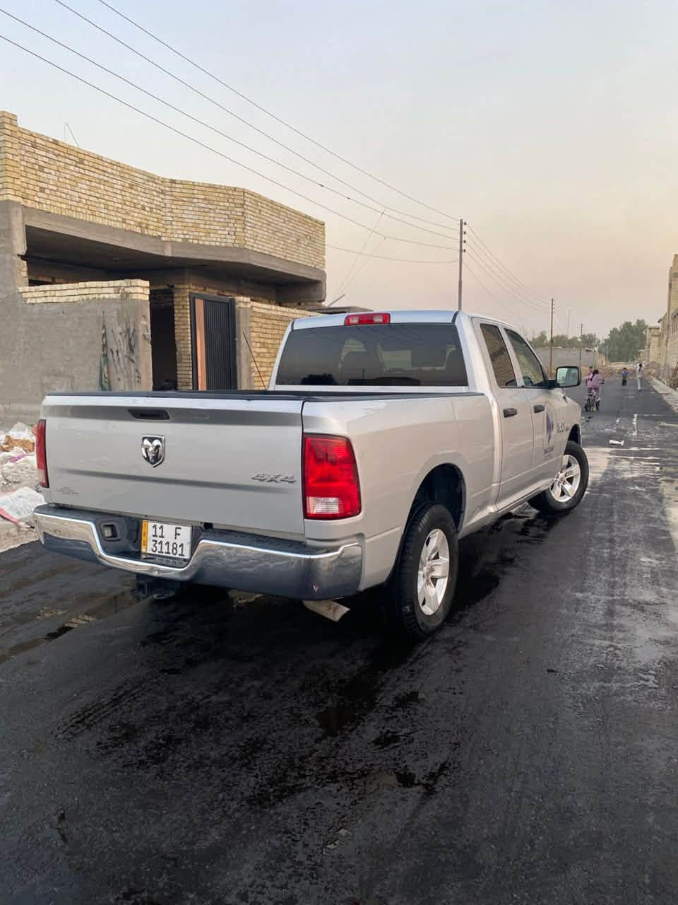 السلام عليكم ورحمه الله
دوج رام كلاسك موديل ٢٠١٧
حاديها جاملغين امامي فقط صبغ ايرباك استيرن فقط طاك 
مكينه ٥٧٠٠همي 
باب قصير بدي طويل 
السياره باسمي رقم اوربي جديد مصفره ضريبه مكان 📍السياره حي اور 
السعر ١٣٠ ورقه وبيها مجال حك الجيه السياره مابيه نقص الاتصال على الرقم ***********
