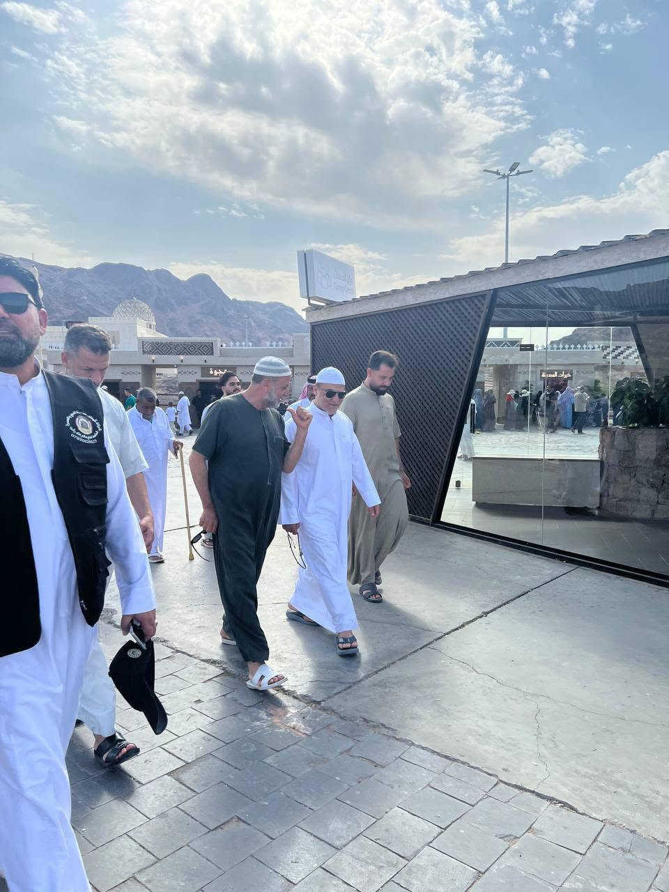 تقبل الله منكم صالح الأعمال، وجعلها عمرة مباركة ومقبولة إن شاء الله لجميع حجاج ومعتمري شركة قوافل المدينة للحج والعمرة.  

​📌 اكملت قافلة المتعهد الحاج سلام عناد
​✅ كافة الزيارات ومعالم المدينة المنورة المكتملة:  
​مطبعة القرآن الكريم  
​جبل أحد ومعركة أحد  
​مسجد قباء  
​مسجد ذي القبلتين  
مستمرين باستلام الجوازات ل رحلة 20 / 8 للحجز ***********
